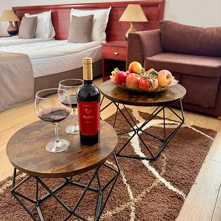 Honey House 3* בנסקו