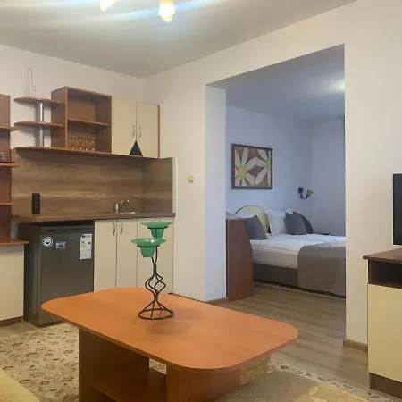 Honey House Къща за гости